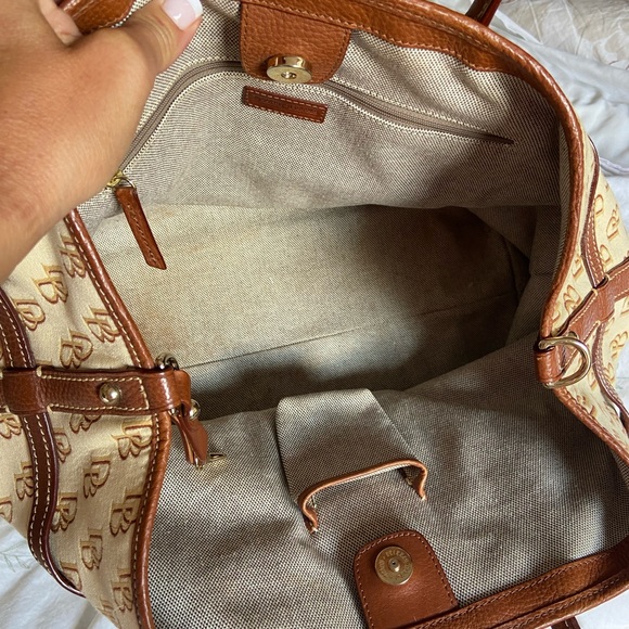 Dooney & Bourke Pocketbook Tote -Material & Leather - Picture 14 of 15